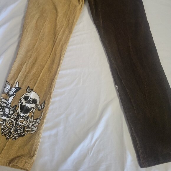 Boohoo Man 2 Tone Brown ' Skull Leg Print ' Corduroy Jeans (32) - Picture 2 of 11